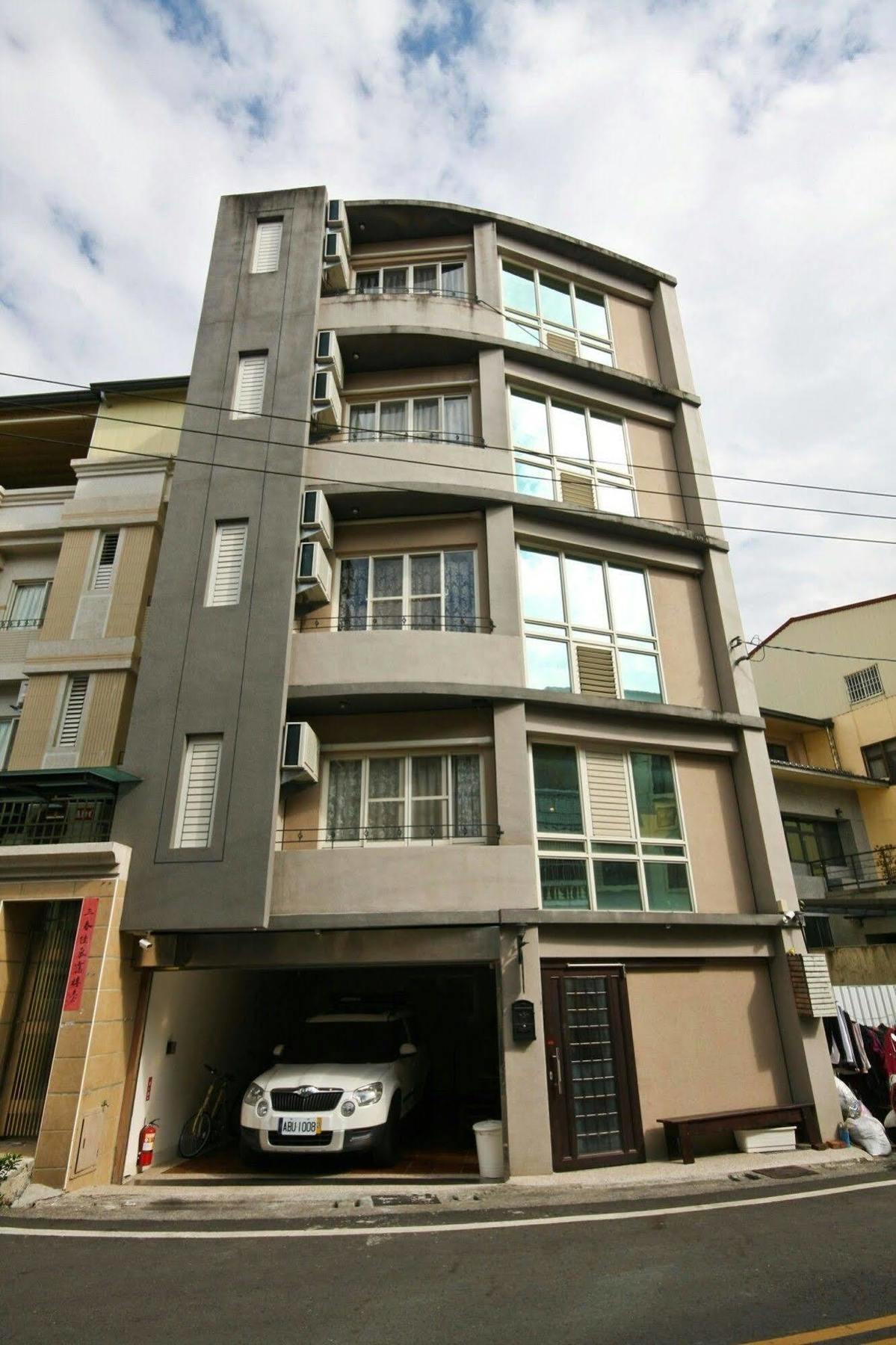 Q House Hotell Nantou Exteriör bild